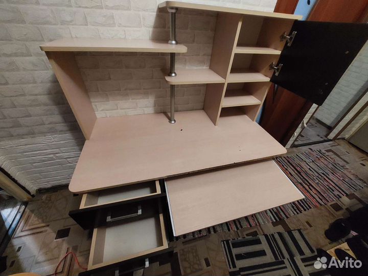 Компьютерный стол