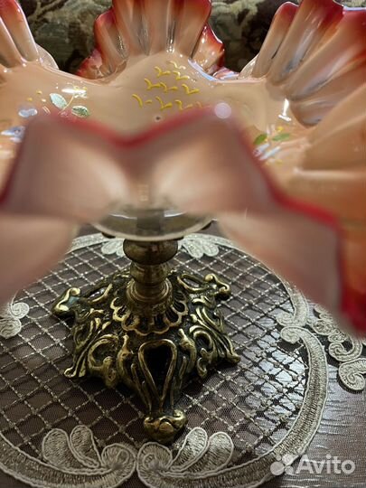 Конфетница на ножке