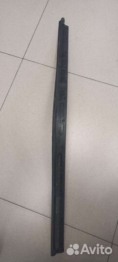 Уплотнитель двери передней левой Mercedes W164