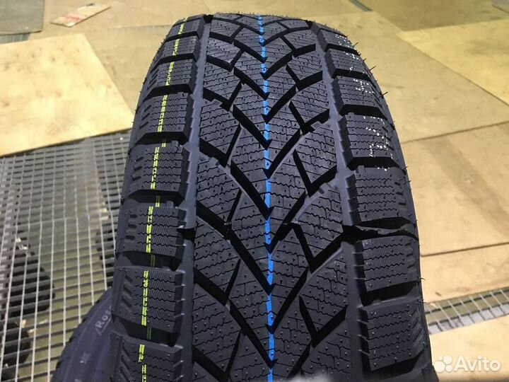 Windforce Snowblazer 215/60 R17 96H
