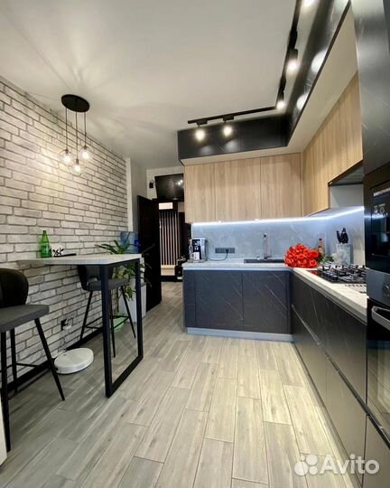 Угловая кухня на заказ. Фабрика