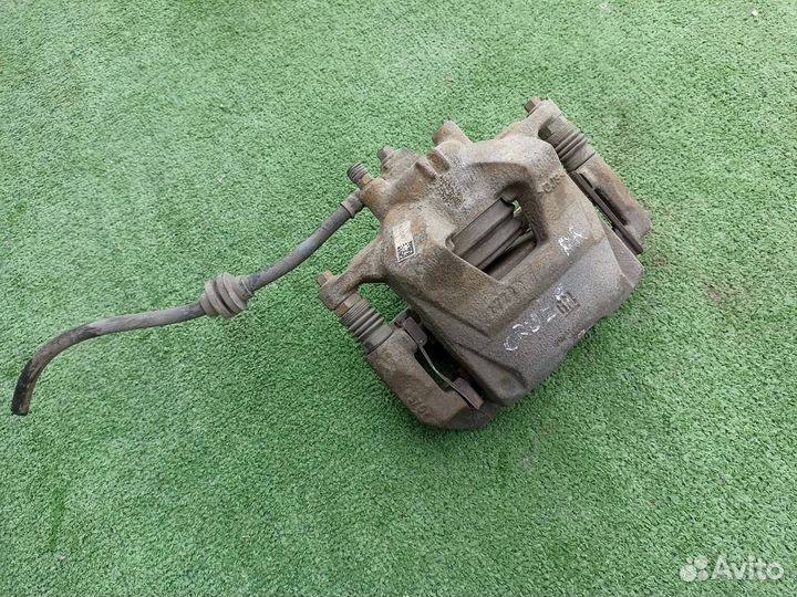 Тормозной суппорт передний правый Chevrolet Cruze