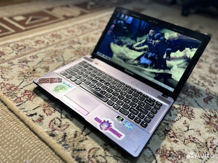 Игровой Ноутбук Lenovo core i3/500гб/GeForce 410m