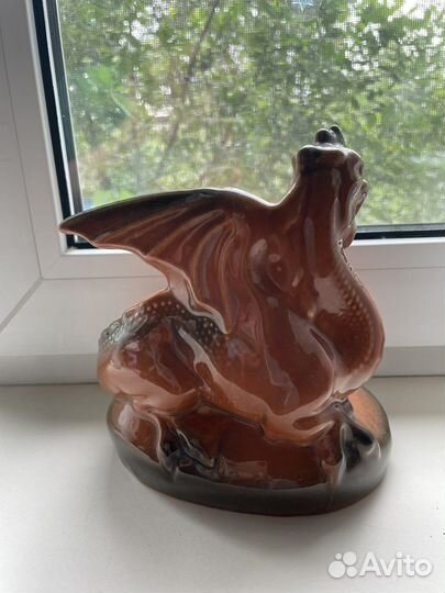 Статуэтка дракон