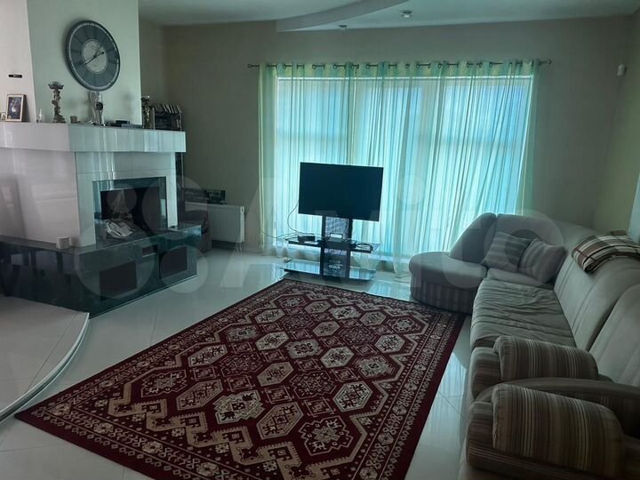 Дом 285 м² на участке 10 сот.