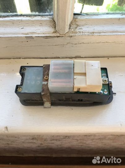 Блок управления стеклоподъемниками mazda 626 GE