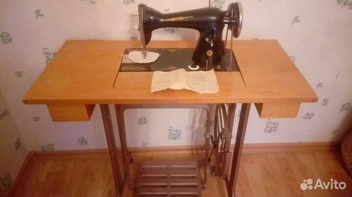 Швейная машина Подольск ножная