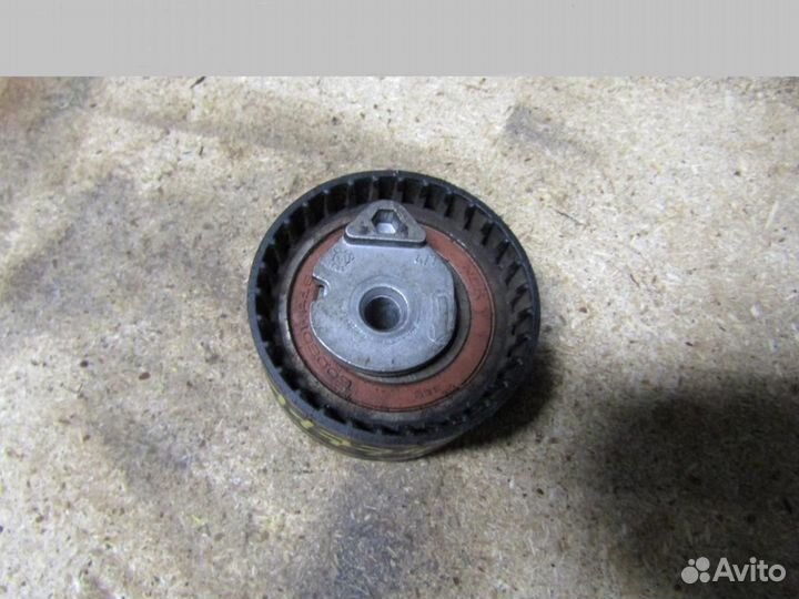 Ролик-натяжитель ремня грм Sandero 2009-2014