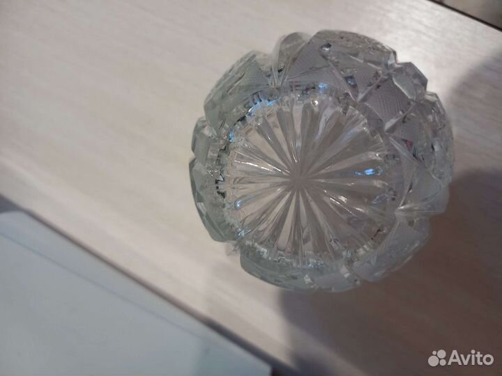 Ваза хрустальная