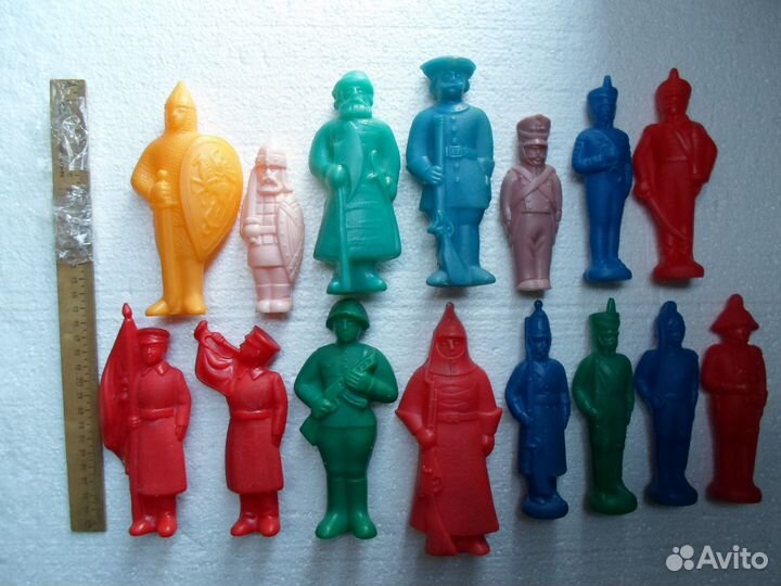 Игрушка фигурка солдатик