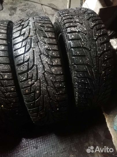 Hankook Winter I'Pike 215/65 R16 98T