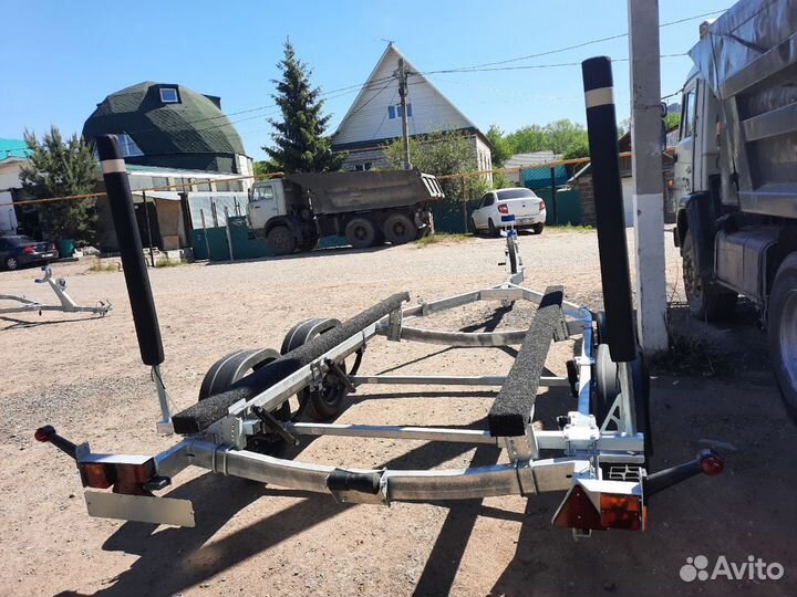 Лодочный прицеп с усиленной рамой. Колёса R13