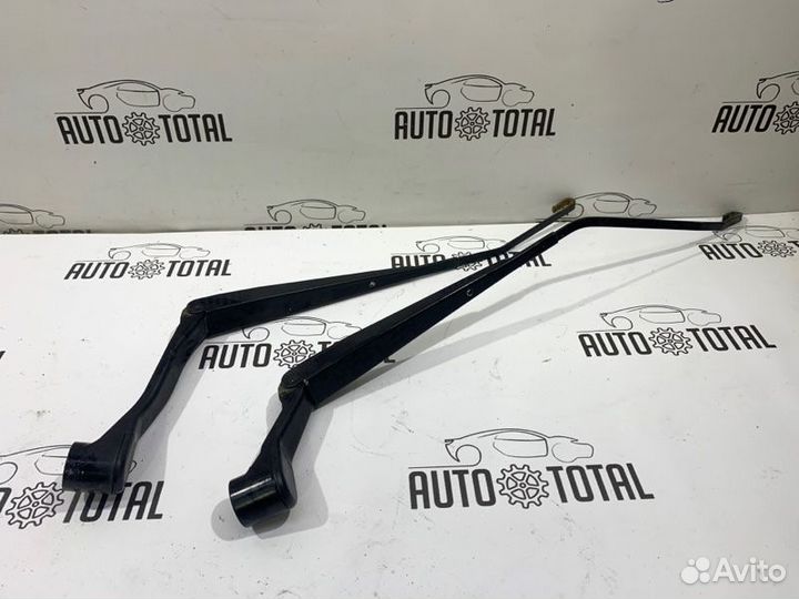 Поводок стеклоочистителя Mitsubishi Lancer 9 4G18