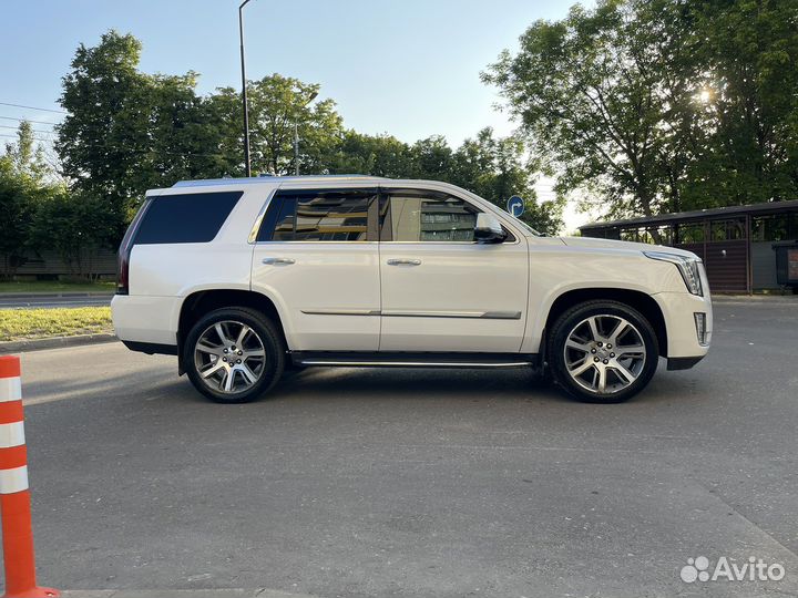 Cadillac Escalade AT, 2016, 136 000 км