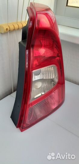 Фонарь задний правый.рено логан