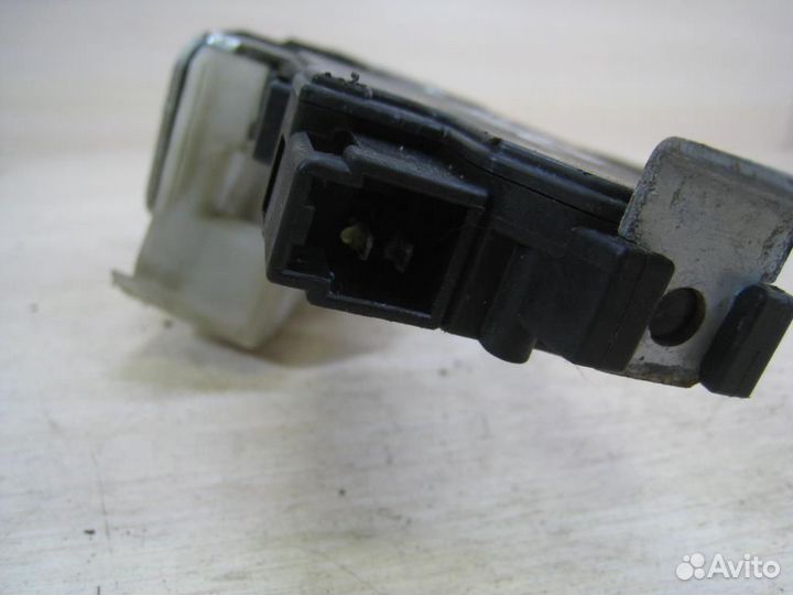 Замок двери передней левой Subaru Tribeca WX 2008