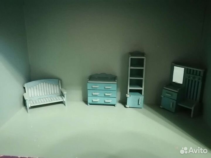 Кукольный домик с мебелью