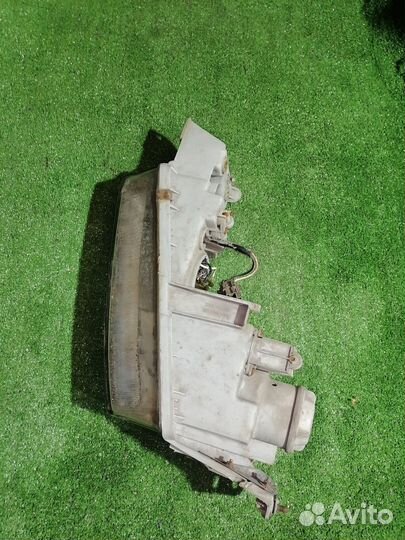 Фара правая Mazda 626