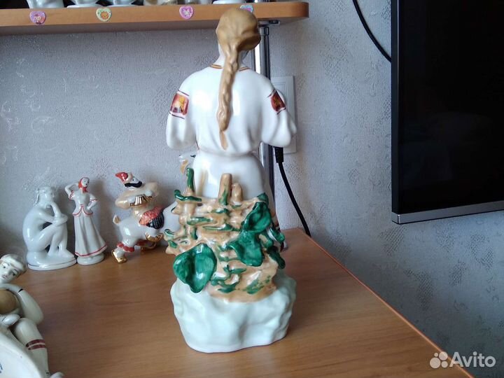 Статуэтка гадание на ромашке