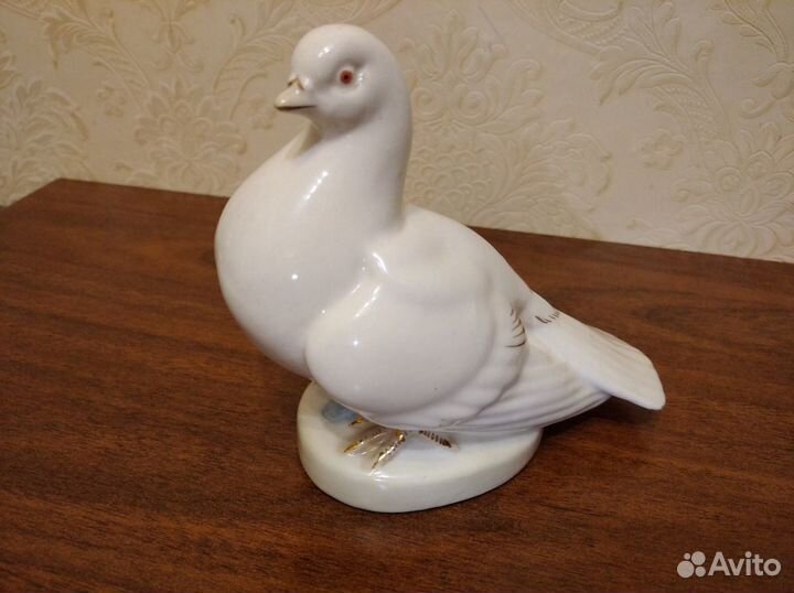 Фарфоровая статуэтка СССР Голубь, Цыпленок