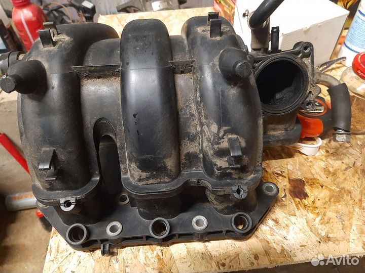 Коллектор впускной Volkswagen Skoda 1.2 bmd