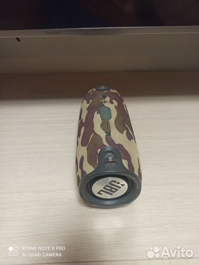 Музыкальная колонка jbl