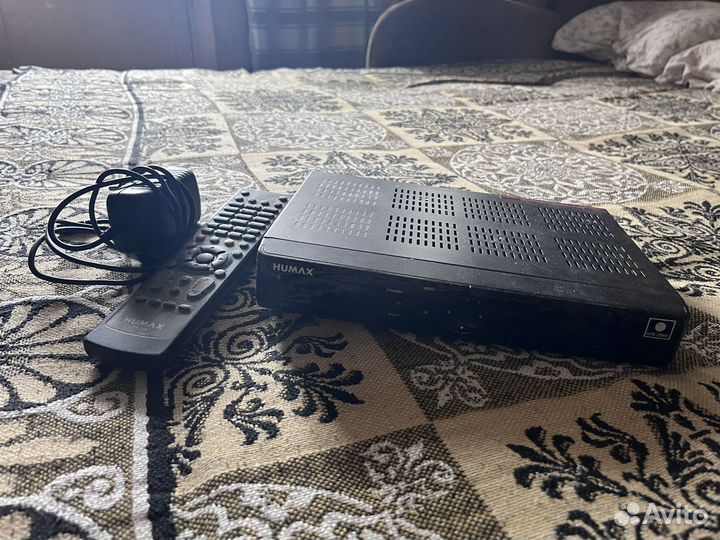 Ресивер Humax vahd-3100S