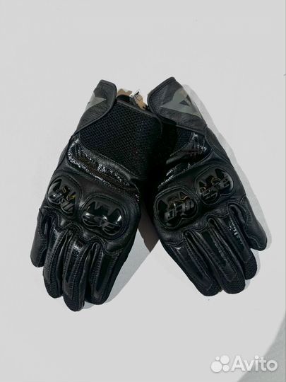 Кожаные перчатки Dainese