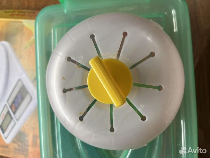 Клетка с поилкой и колесом