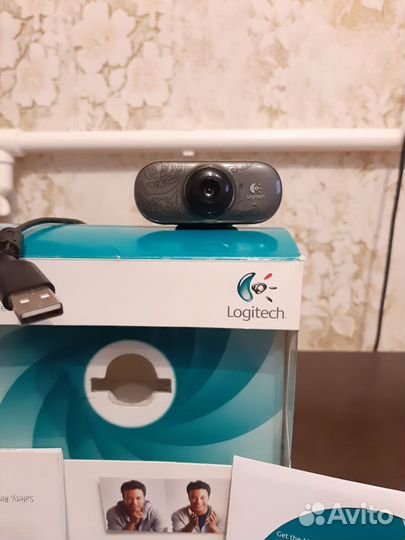Веб камера Logitech c 210