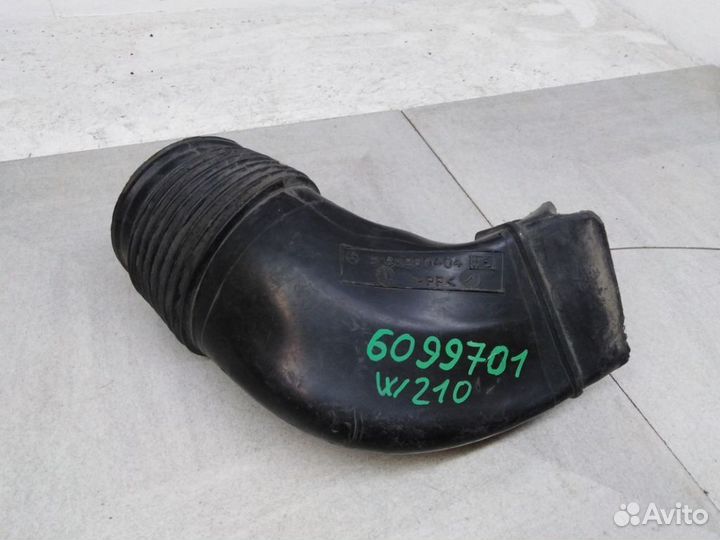 Патрубок воздушного фильтра