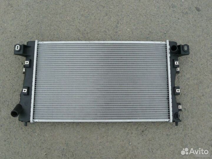 Радиатор Alfa Romeo 159