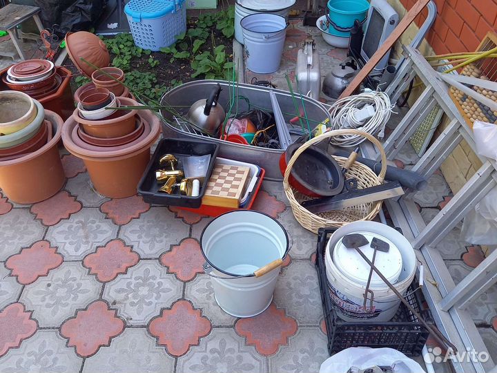 Эмалированное ведро с крышкой