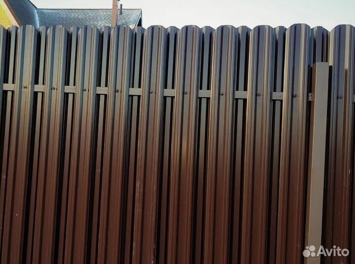 Забор из евроштакетника 2м