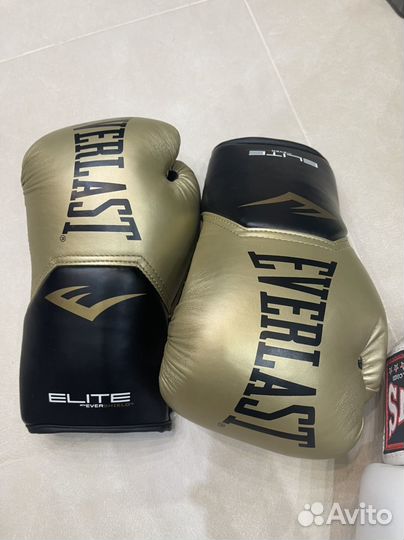 Боксерские перчатки 10 oz