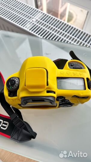 Зеркальный фотоаппарат Canon EOS 5D Mark IV Body