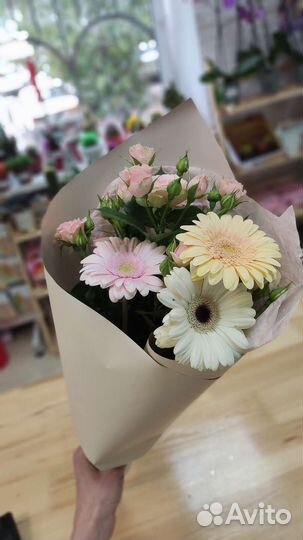 Букеты из свежих цветов. Розы, хризантемы, пионы