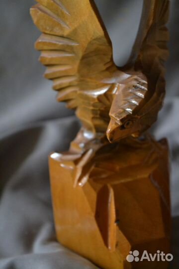 Статуэтка орел