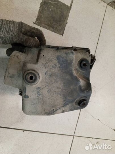 Корпус воздушного фильтра FAW Vita 2007-2010