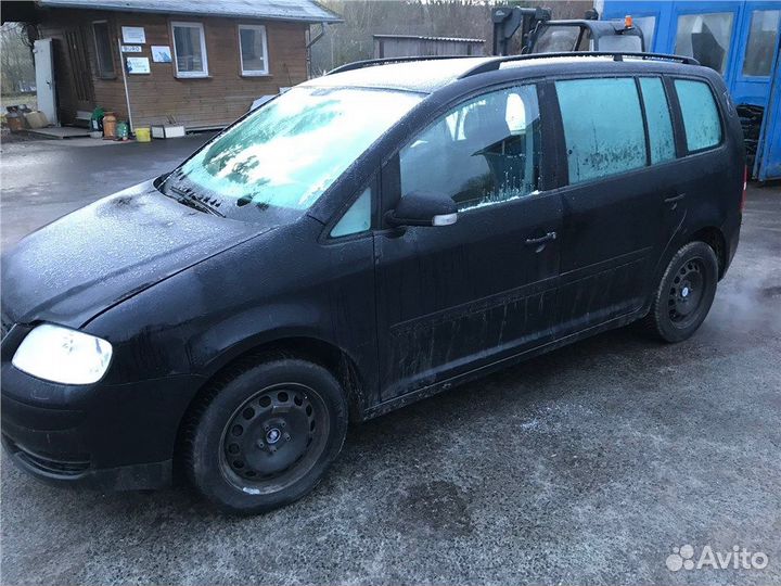 Разбор на запчасти Volkswagen Touran