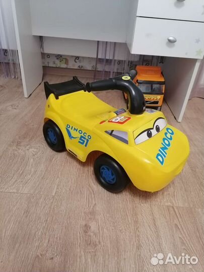 Машина каталка с музыкой