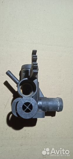 Фланец системы охлаждения Passat b3, Audi 80