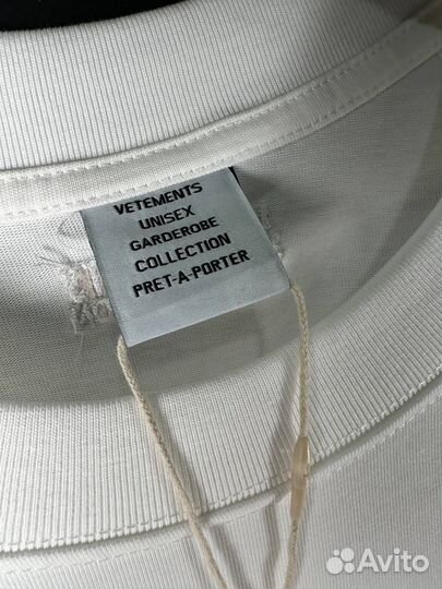 Футболка vetements