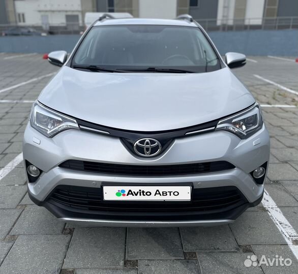 Toyota RAV4 2.2 AT, 2018, 127 000 км