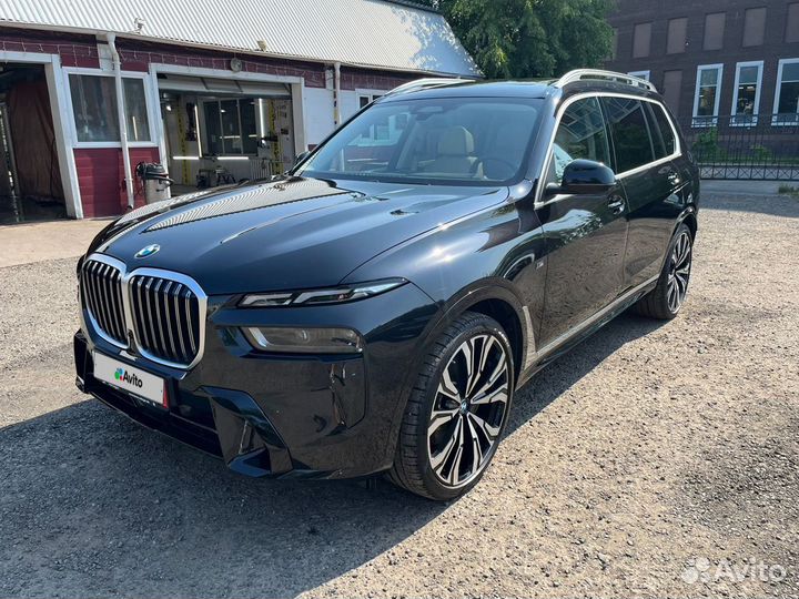 BMW X7 3.0 AT, 2023, 5 000 км