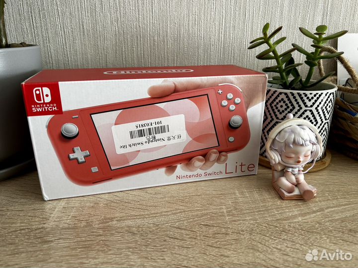 Nintendo switch lite + 64 гб MicroSD