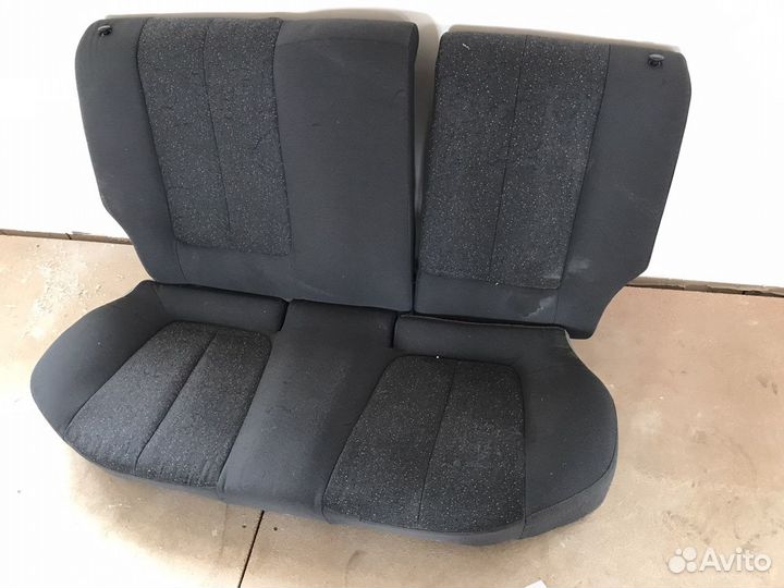 Задний диван accent