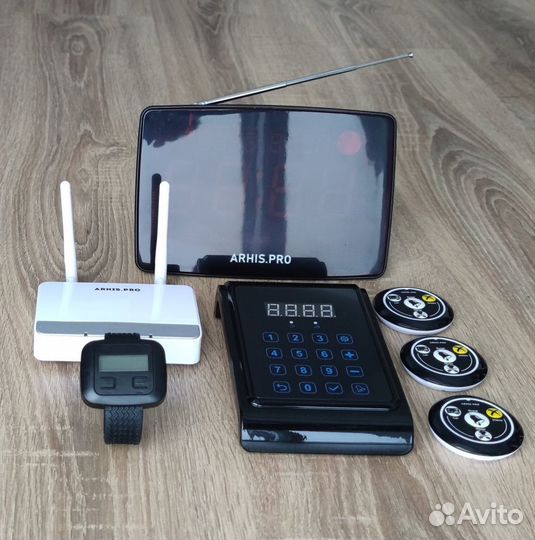 Кнопка вызова официанта Смайл в ассорт и часы