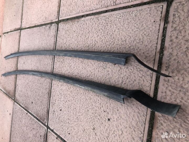 Молдинги лобового стекла Пассат Б5, Б5+