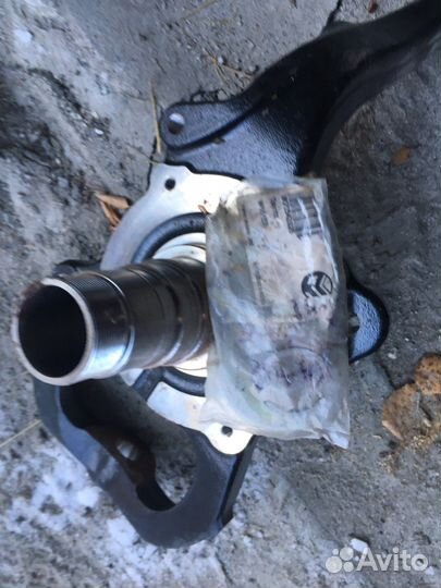 Цапфа, поворотный кулак на ленд круизер 100